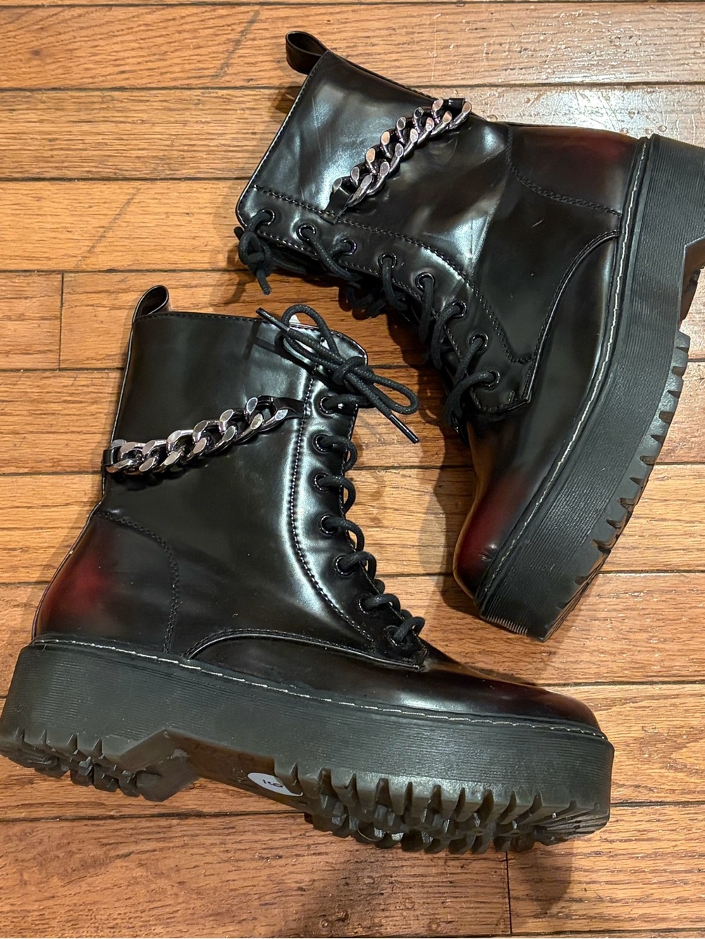 Unionbay Karlie Women Chunky Platform Combat Chain Black Cherry Red Boots Size 9